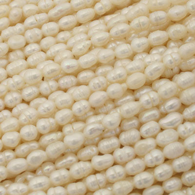 6 X 4 MM FRESH WATER PEARLS - 35 CM STRAND (FWP19)