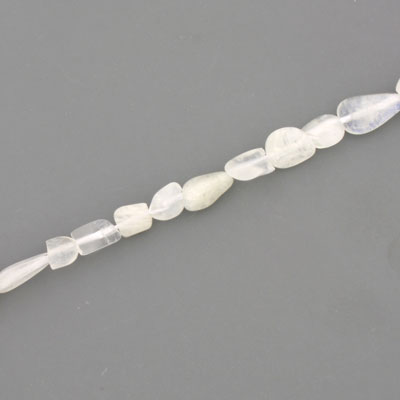 MOONSTONE IRREGULAR APPROX 5-7 MM - APPROX - 55 PCS (40CM STRAND)